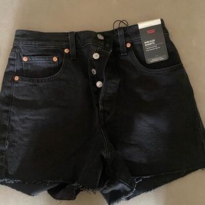 Levi’s shorts size 28